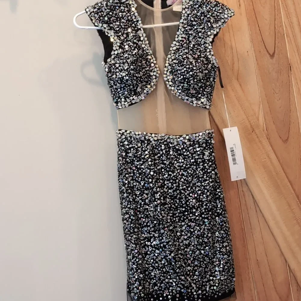 NWT Jovani Sleeveless Short Dress 98044, black/silver - Picture 2 of 11